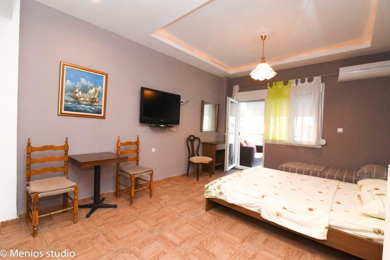 Menios Apartments And Studios Nea Kallikrateia Buitenkant foto