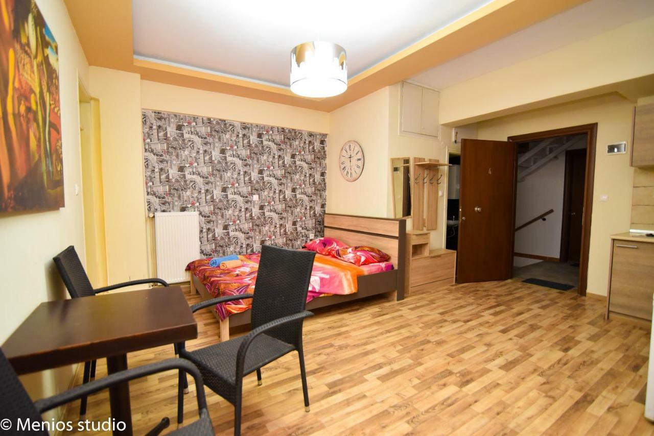 Menios Apartments And Studios Nea Kallikrateia Buitenkant foto