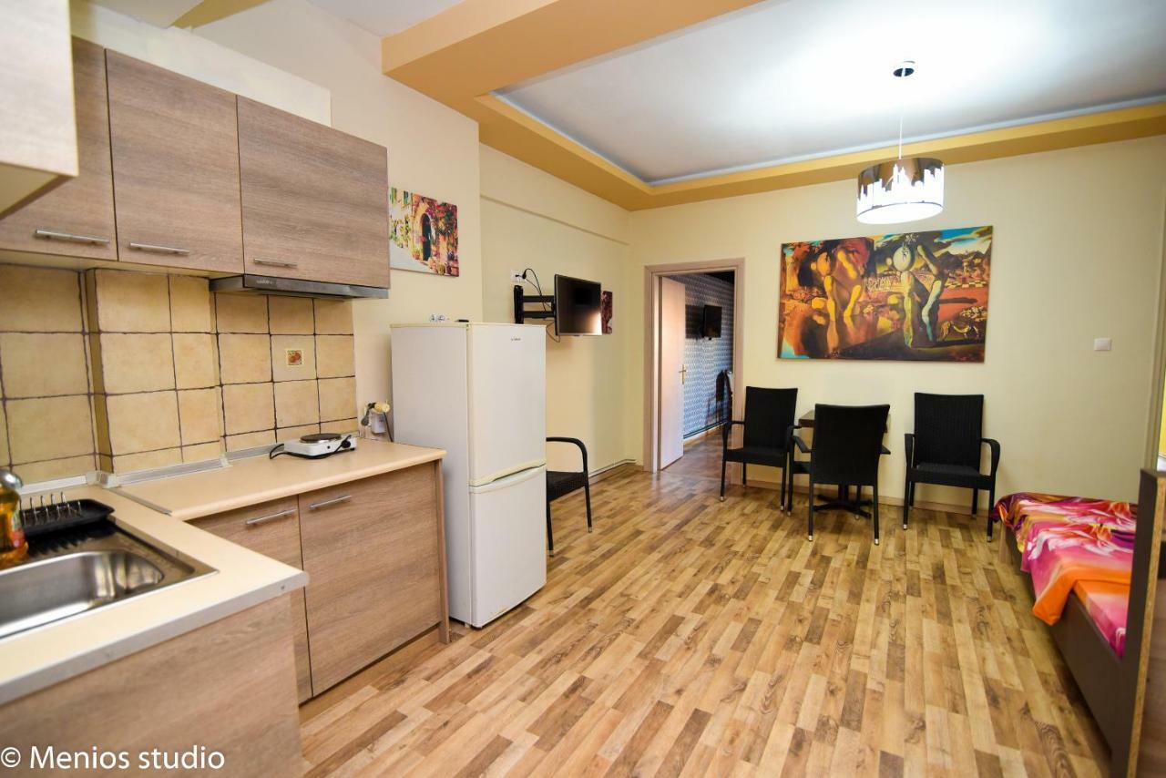 Menios Apartments And Studios Nea Kallikrateia Buitenkant foto