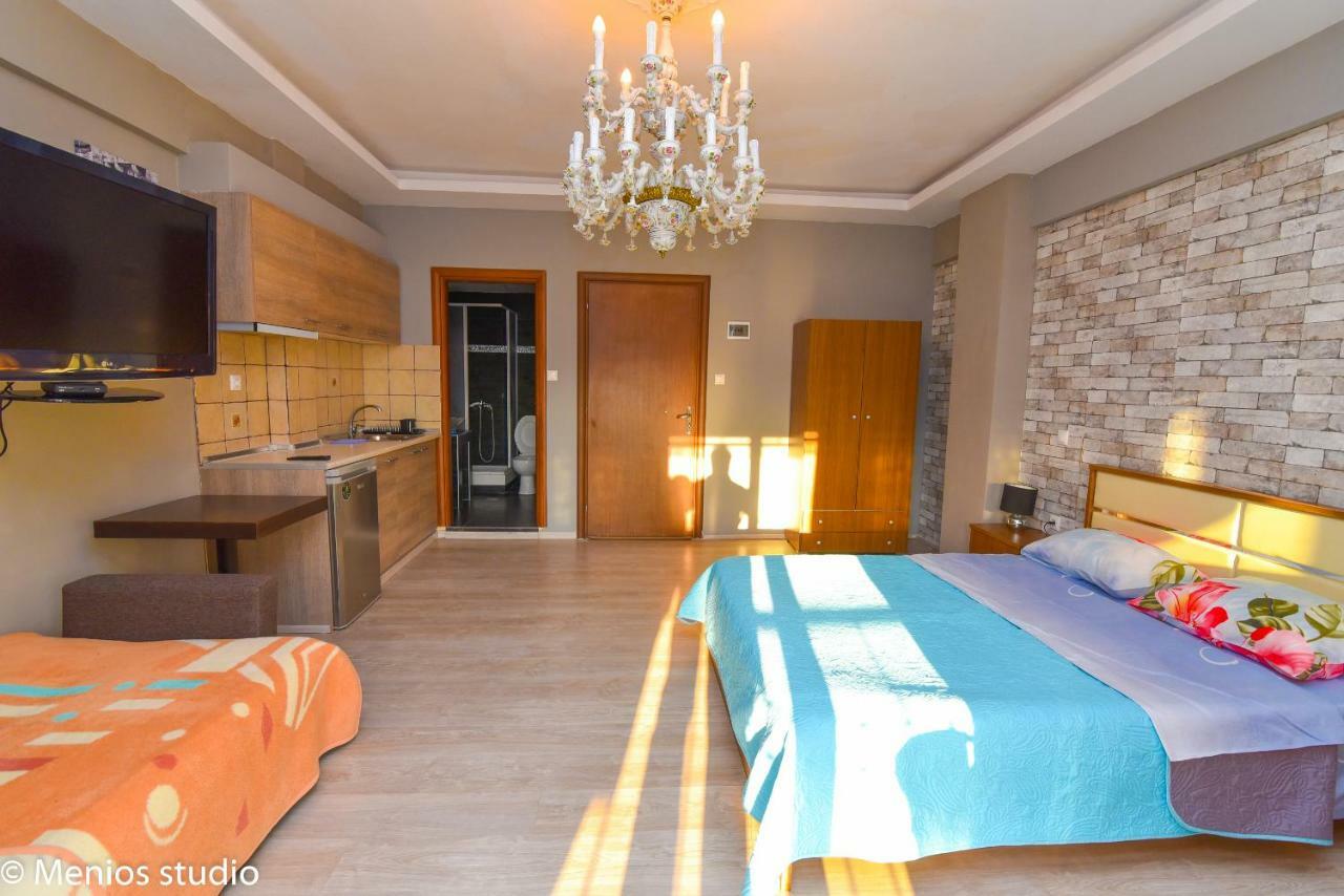 Menios Apartments And Studios Nea Kallikrateia Buitenkant foto